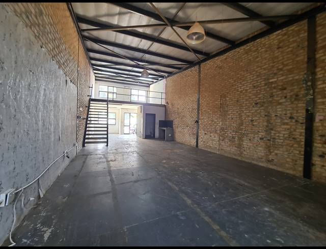 140M² WAREHOUSE TO LET IN PRESIDENT PARK